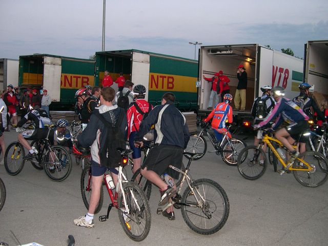 Etalan Dechargement des camions